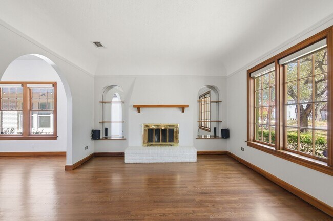 Foto del edificio - 2516 Shirley Ave