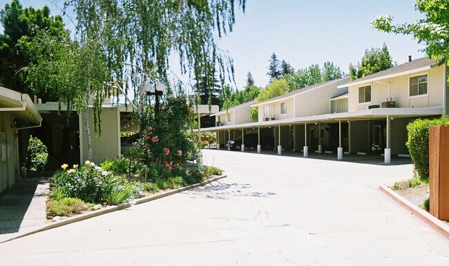 Foto del edificio - 2305 Cheim Blvd