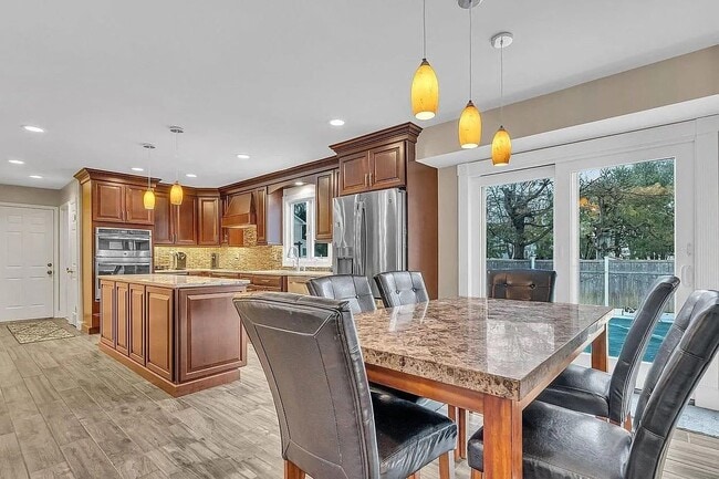 Foto del edificio - 283 N New Prospect Rd