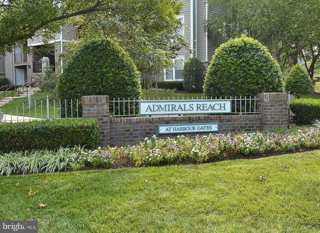 Foto del edificio - 605 Admiral Dr