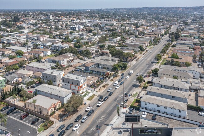 SV EL SEGUNDO TRIMESTRE - 1626 S La Brea Ave