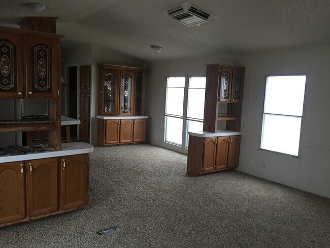 Building Photo - 1 Veronica Ct