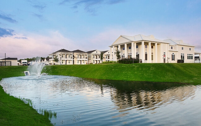 Building Photo - The Cottage Green Baytown