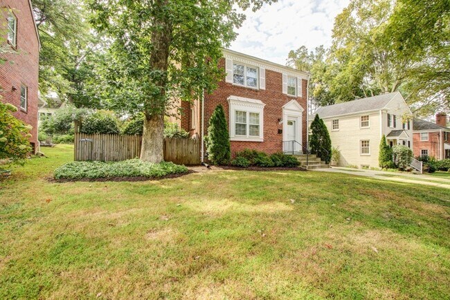 Building Photo - Classic 4 Bedroom, 1.5 Bathroom Colonial i...