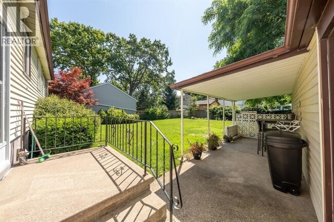 Building Photo - 751 Kemsley Dr