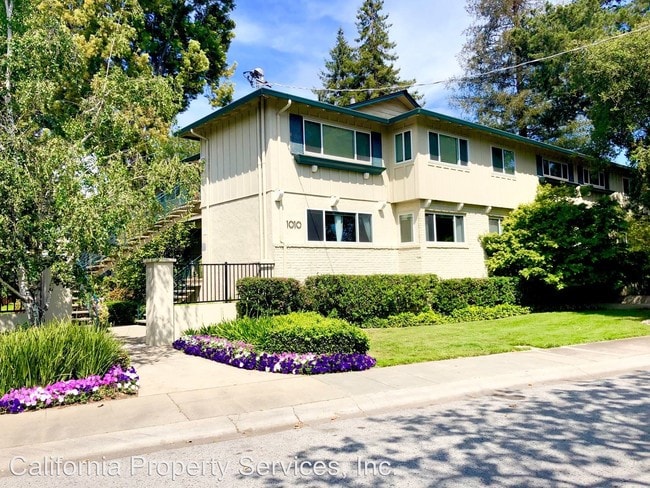 Building Photo - 1010 Noel Dr