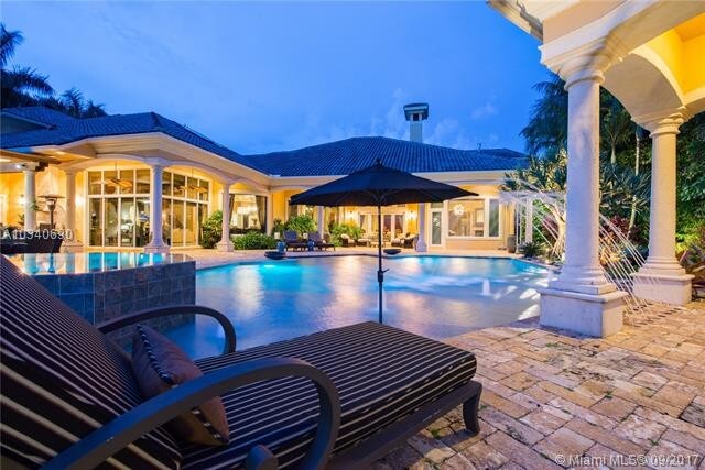 Foto principal - 2947 Lake Ridge Ln