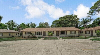 Building Photo - 732 Neil Rd