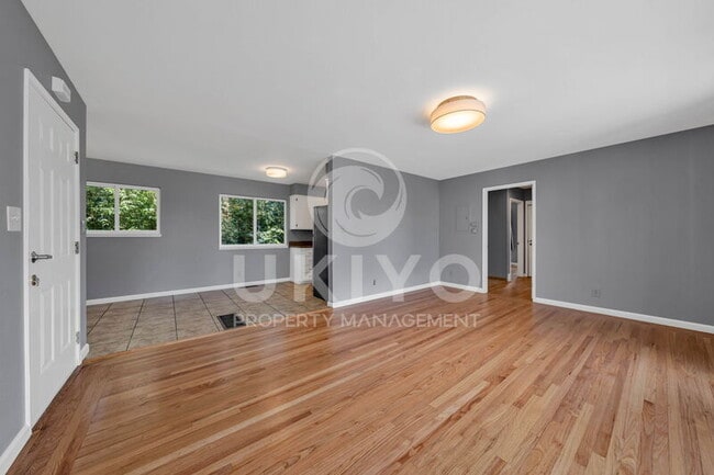 Building Photo - 631 55th St