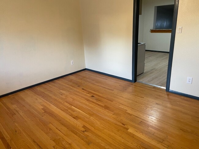 Living Room/Kitchen doorway - 3116 Skyview Ave