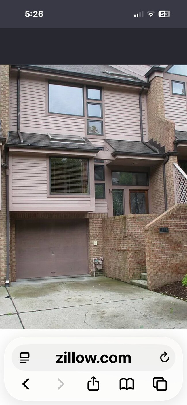 Building Photo - 1406 Towne Square Dr