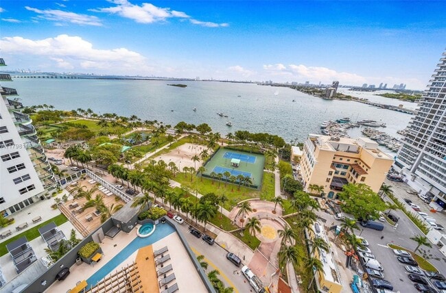 Building Photo - 1750 N Bayshore Dr