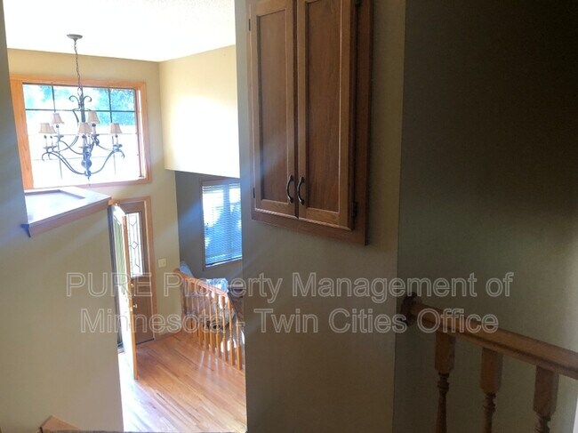 Building Photo - 1680 Thornhill Ln