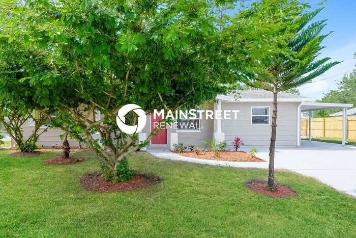 Foto principal - 4 Bedroom Pet-Friendly Home in HOLIDAY, FL...