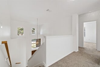 Building Photo - 3326 Lakeway Ln