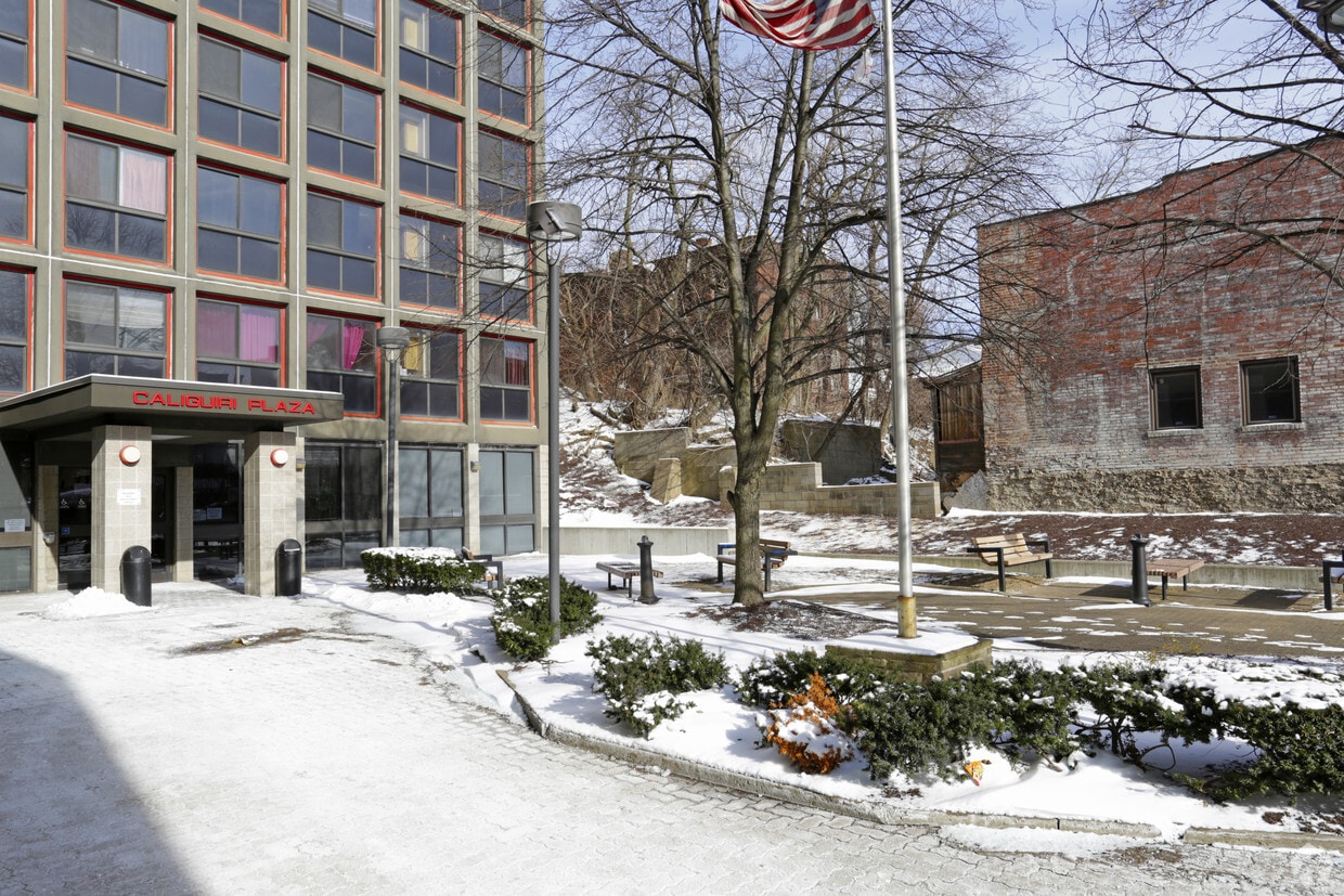 Building Photo - Caliguri Plaza