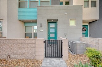 Building Photo - 9864 Kings Glen St