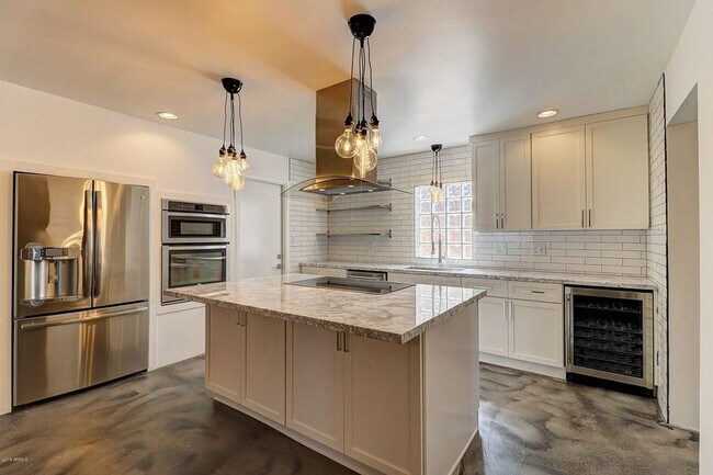 Building Photo - Fabulous, Remodeled Top to Bottom house!!!!