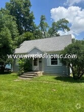 Building Photo - 4615 Plaza Dr