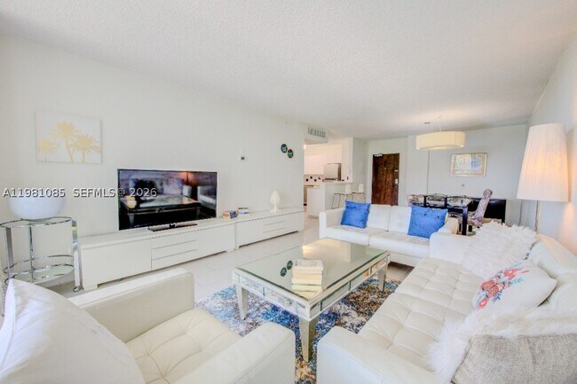 Foto del edificio - 1500 Bay Dr E