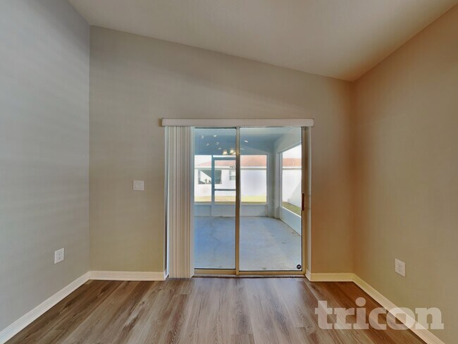 Foto del edificio - 8070 Diamond Creek Ln