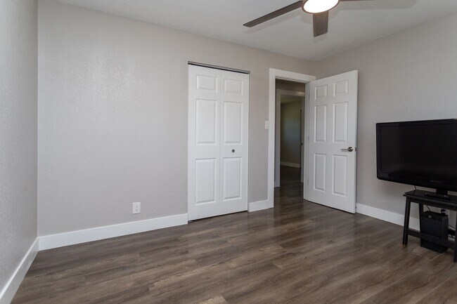 Foto del edificio - Charming 3BR Home with Updated Amenities &...