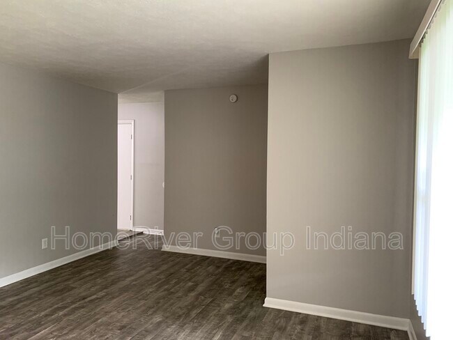 Foto del edificio - 3043 Osceola Ln
