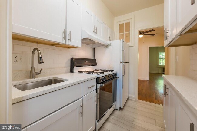 Foto del edificio - 2341 40th St NW