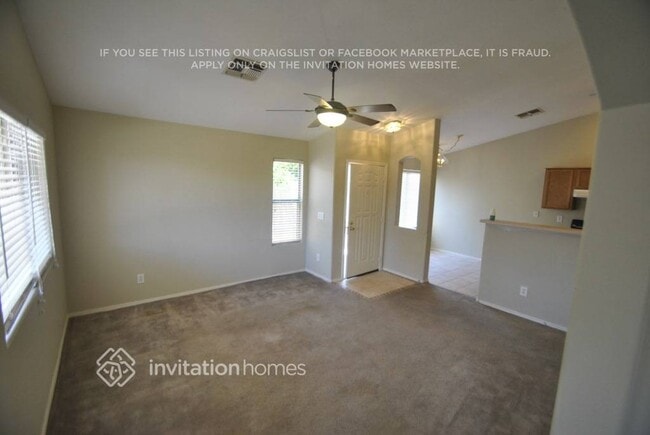 Foto del edificio - 12809 W Roanoke Ave