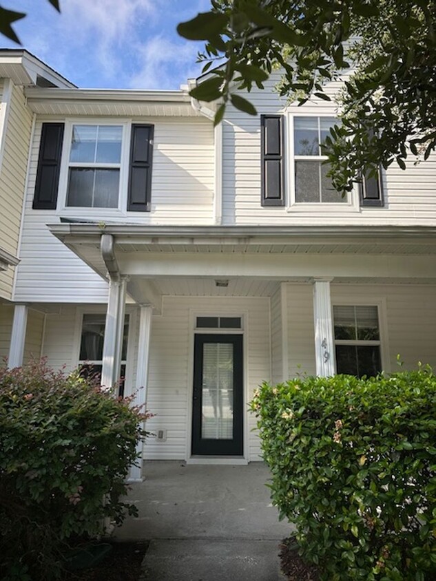 Primary Photo - Bluffton Park Townhome - 49 8th Avenue