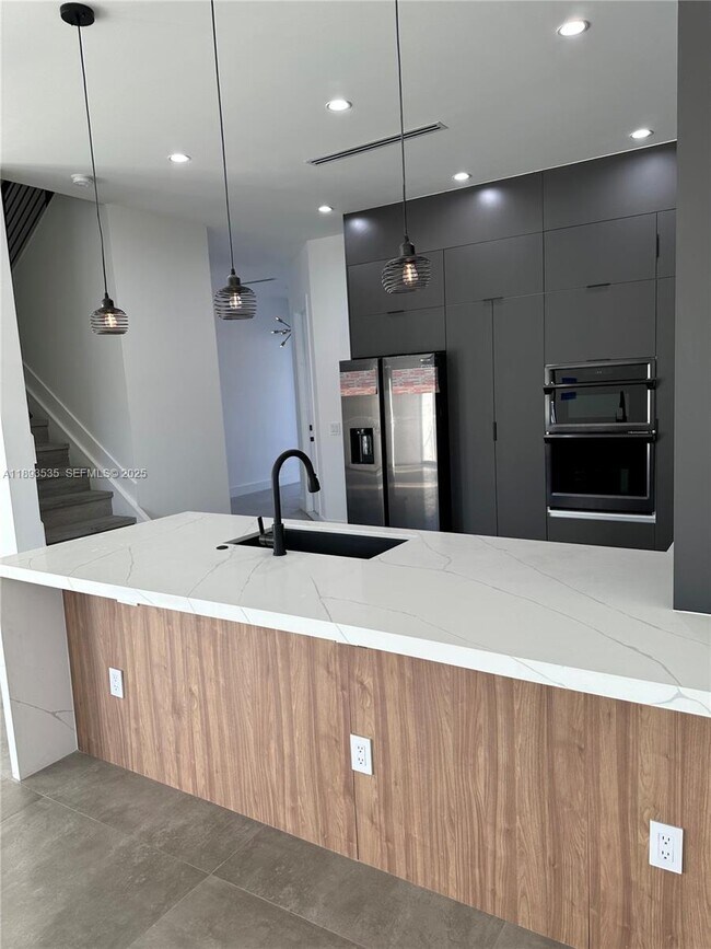 Foto del edificio - 4625 SW 32nd Ave