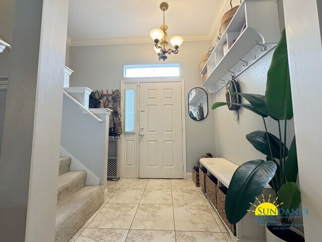 Foto del edificio - Prime Location! 3BR Home w/ Loft Near Egli...