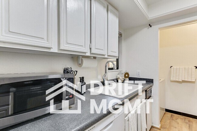 Foto del edificio - 6844 Countrywoods Cir