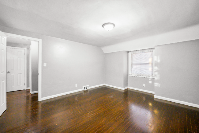 Building Photo - 15121 Ashton Rd