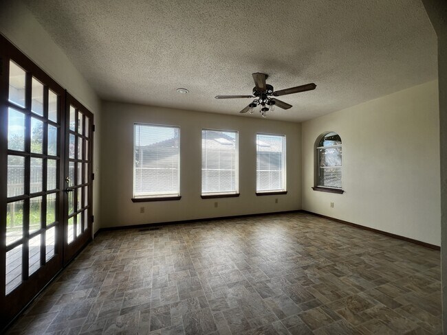 Foto del edificio - 3211 Alice Ave