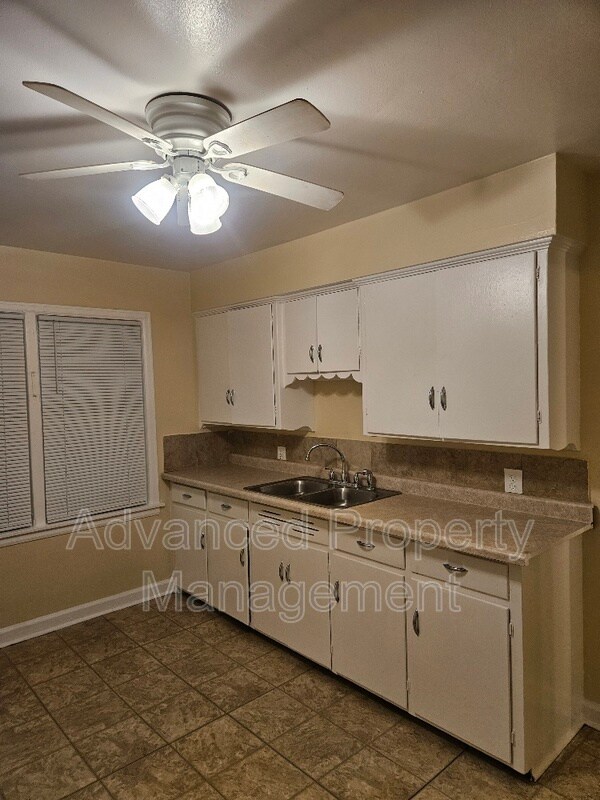 Building Photo - 4522 N Teutonia Ave