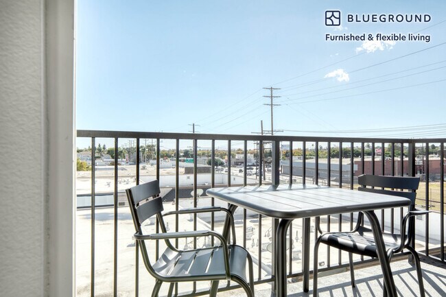 Foto del edificio - 2820 Sawtelle Blvd