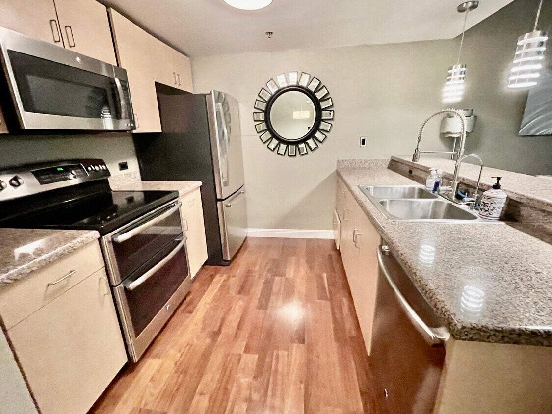 Foto principal - 425 W Beech St