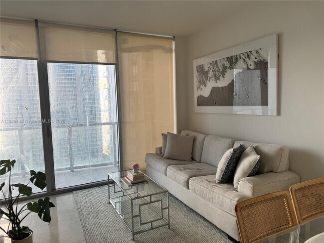 Foto del edificio - 1050 Brickell Ave