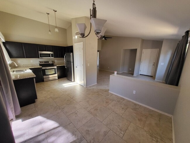 Foto del edificio - EXCELLENT 3 BED 2 BATH HOME IN THE AHWATUK...