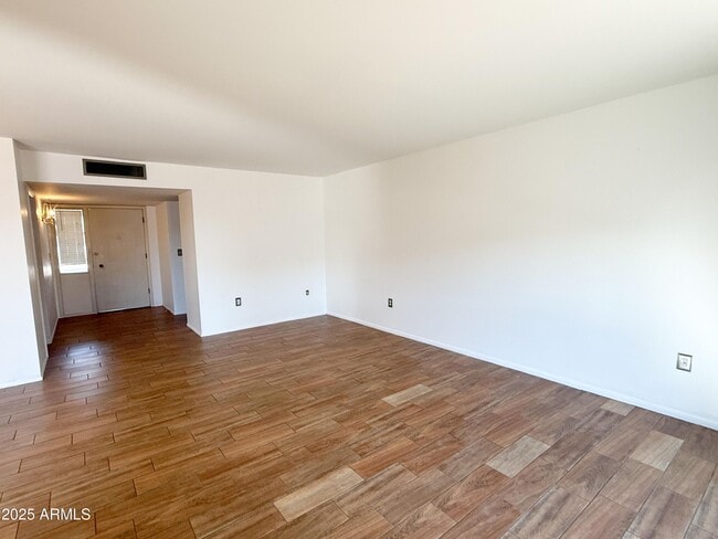 Foto del edificio - 10223 W Andover Ave