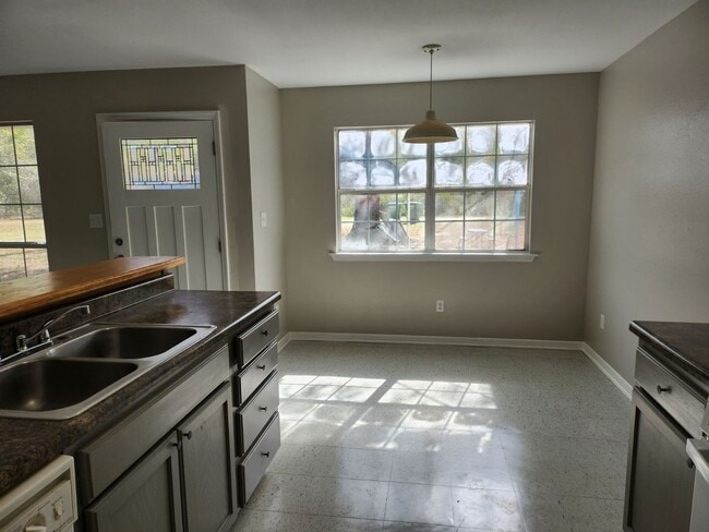 Foto del edificio - 13339 Vermont St