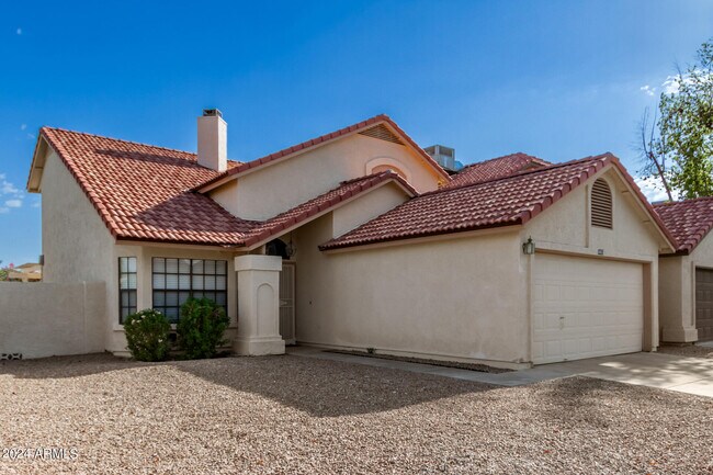 Foto del edificio - 4453 E Wildwood Dr