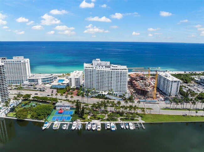 Foto del edificio - 5401 Collins Ave