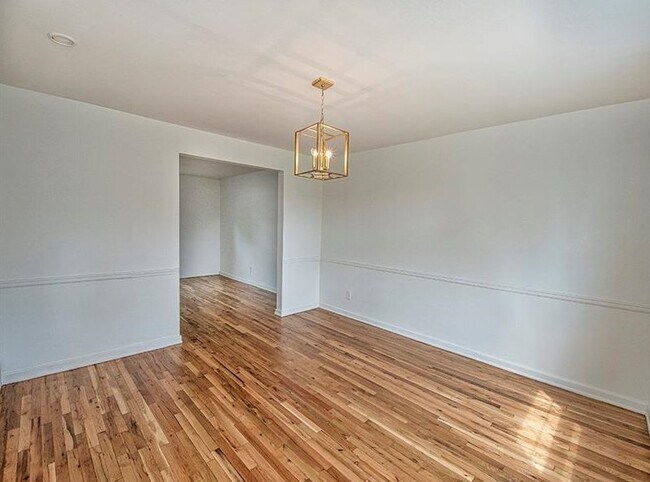 Dining Room w. hardwood floors - 48 Chapel Dr