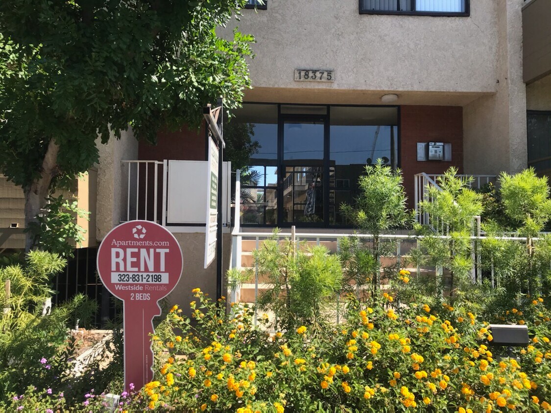 Primary Photo - Clear Valley Apartments