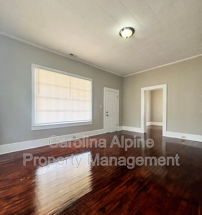 Building Photo - 1108 Toms St