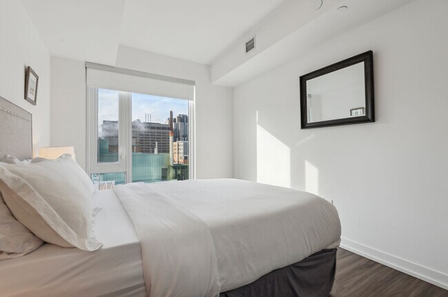 Photo du bâtiment - 99 Gerrard St W