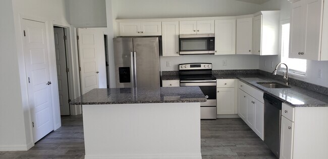 Foto del edificio - 49 Hemlock Radial