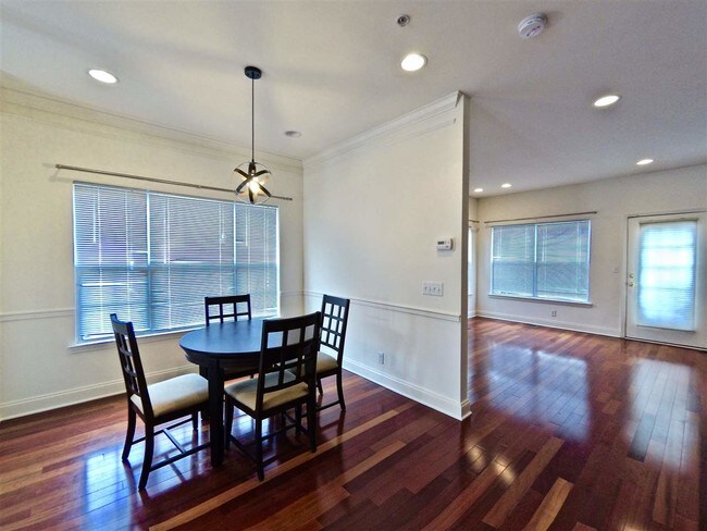 Building Photo - 39 Mallard Pl